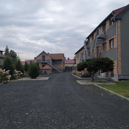 Ubytovani Na Statku Racice Εξωτερικό φωτογραφία